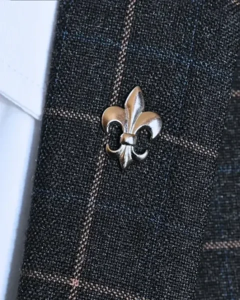 Classic Fleur-de-lis Lapel Pin forhim.ke